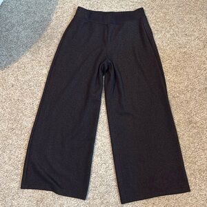 Spanx Air Essentials Wide Leg pants 
Silver shimmer